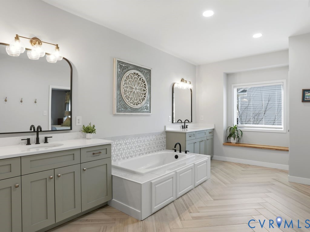 4513 Lake Summer Mews