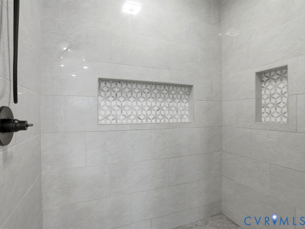 4513 Lake Summer Mews