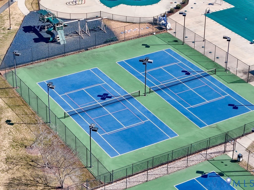 4513 Lake Summer Mews