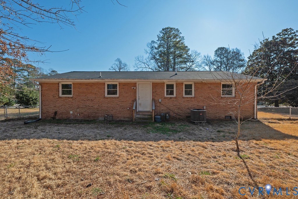 1616 Circle Dr