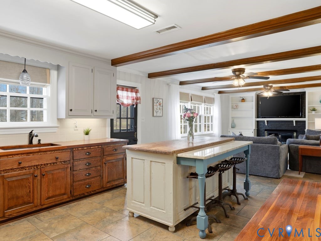 2711 Salisbury Rd