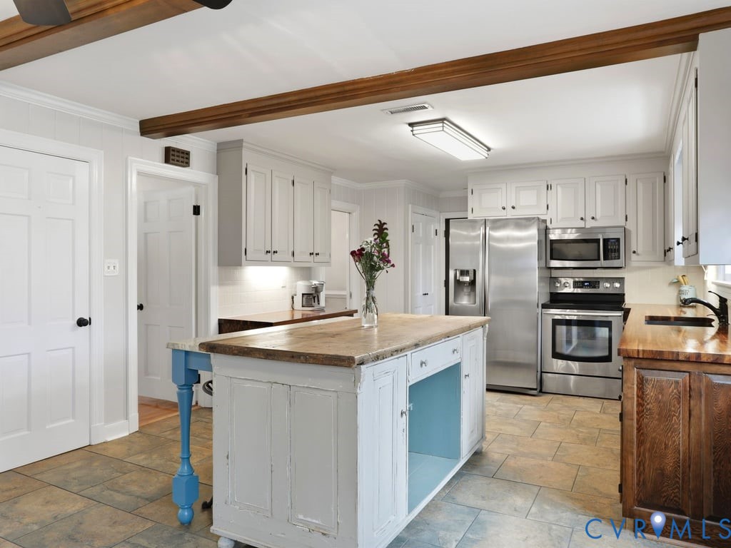 2711 Salisbury Rd