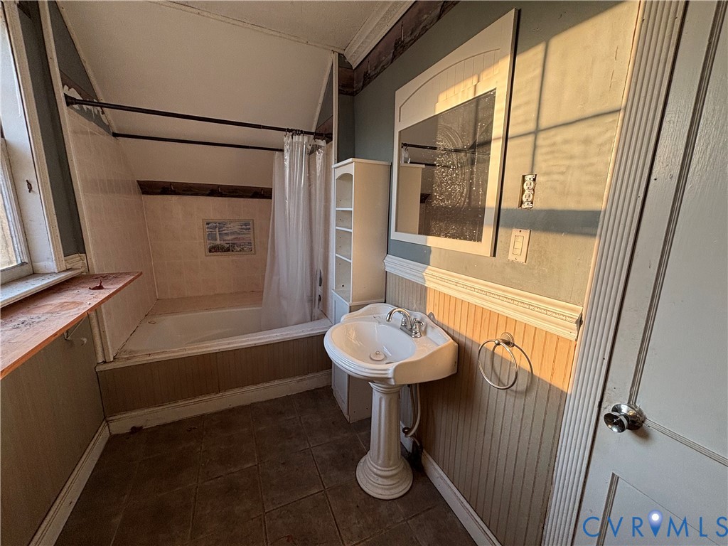 9 N Elm Ave
