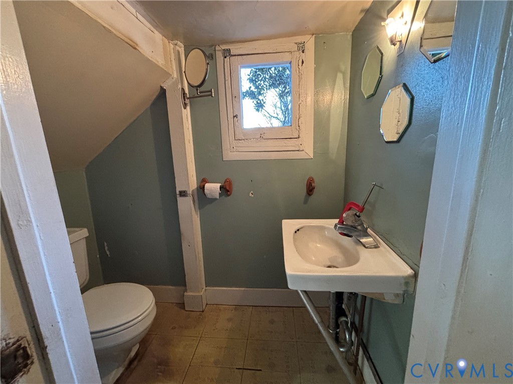 9 N Elm Ave
