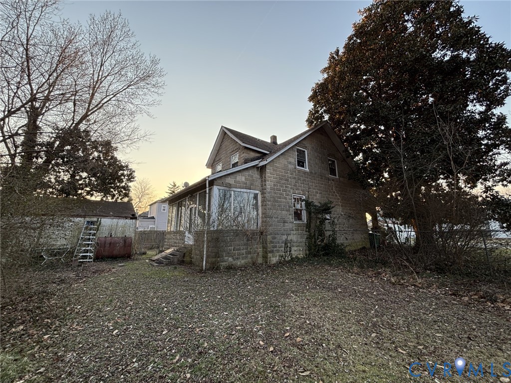 9 N Elm Ave