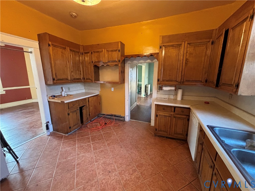 9 N Elm Ave