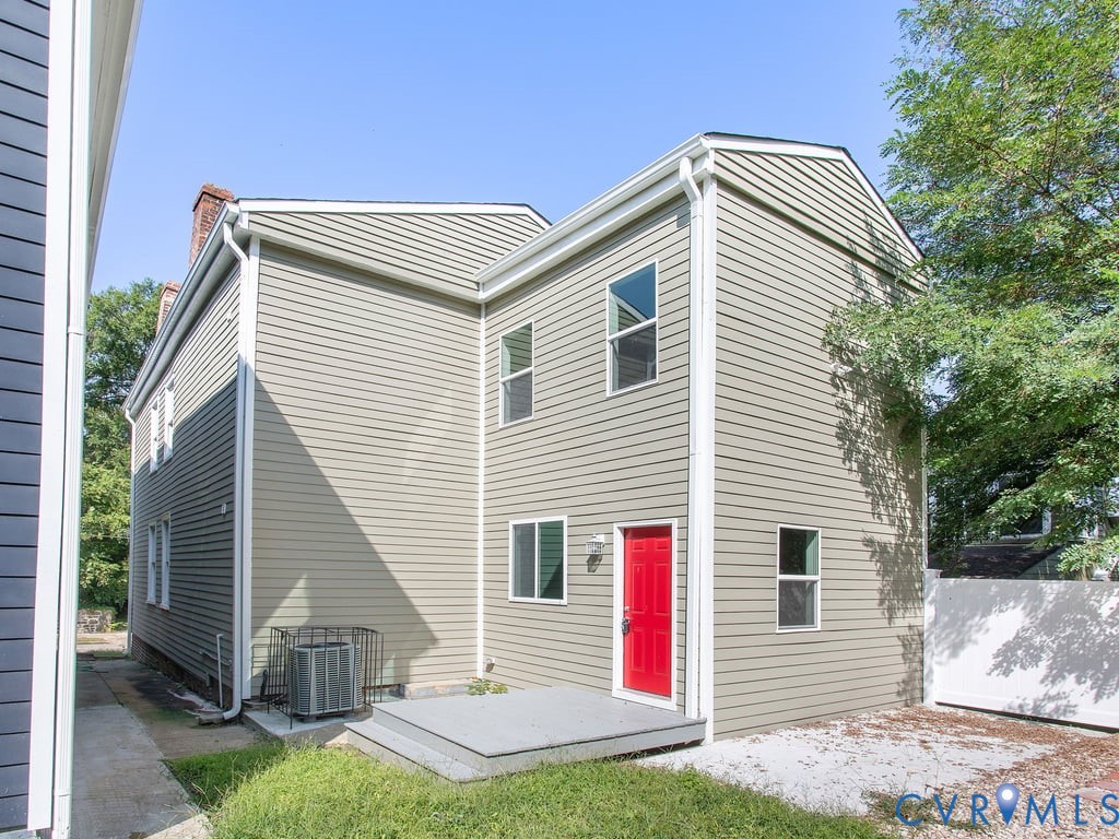 205 N Jefferson St