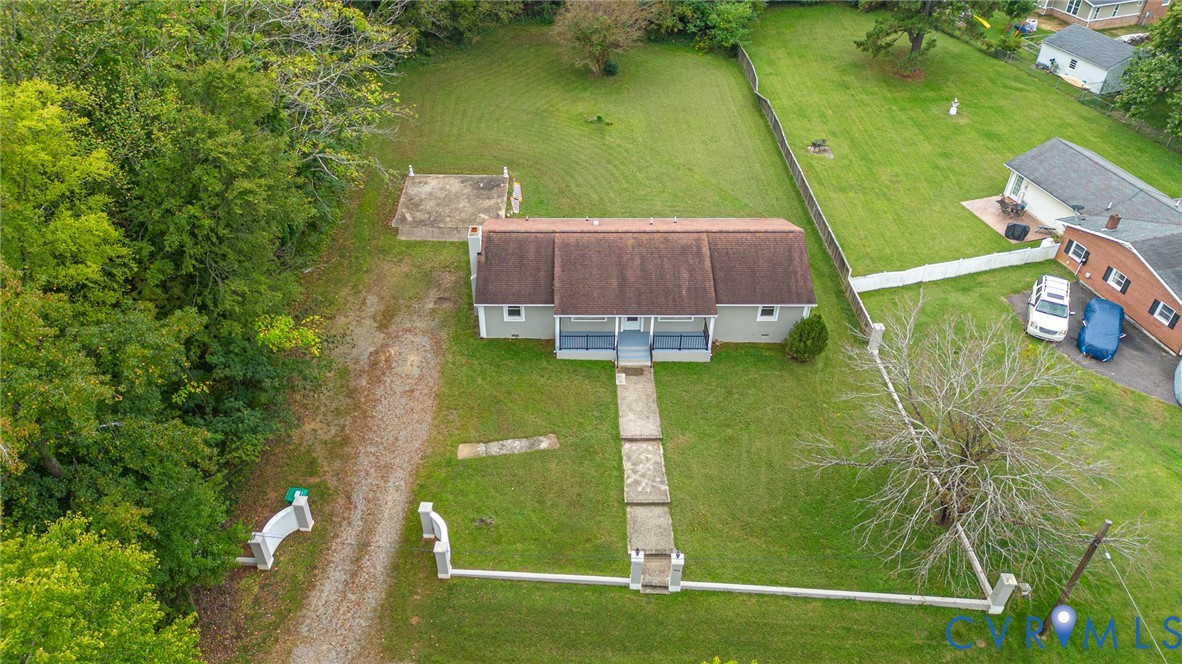 903 Greenview Dr