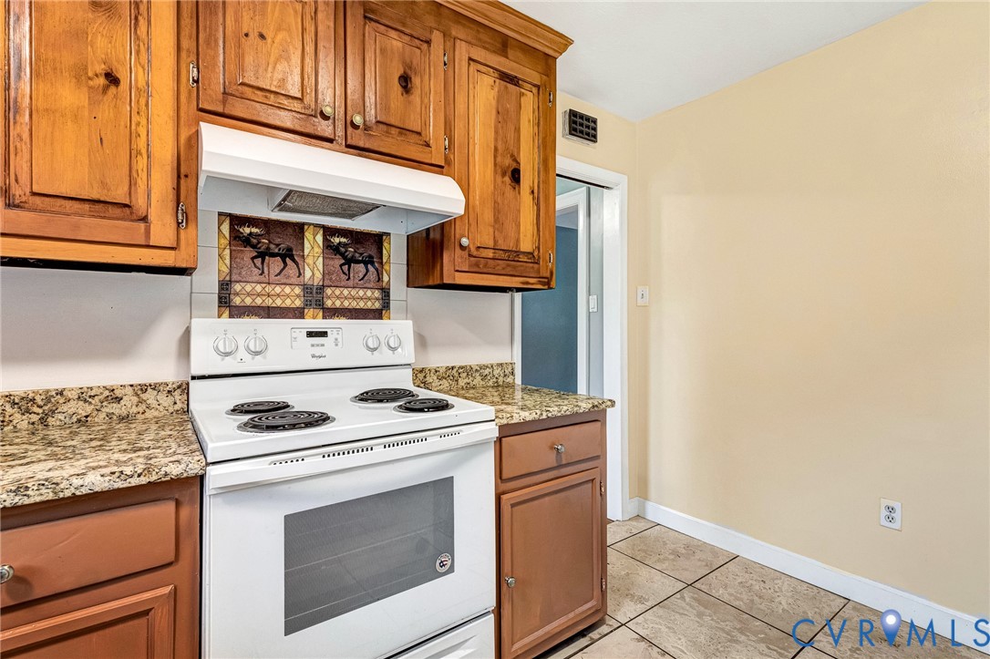903 Greenview Dr