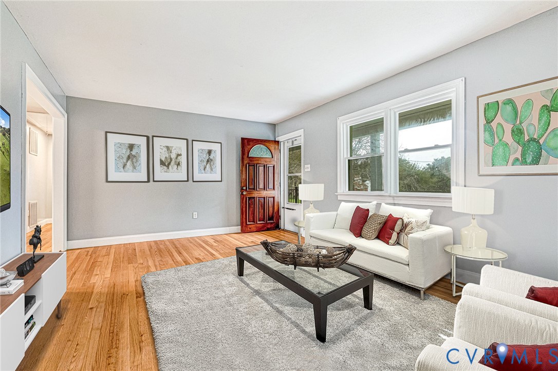 903 Greenview Dr
