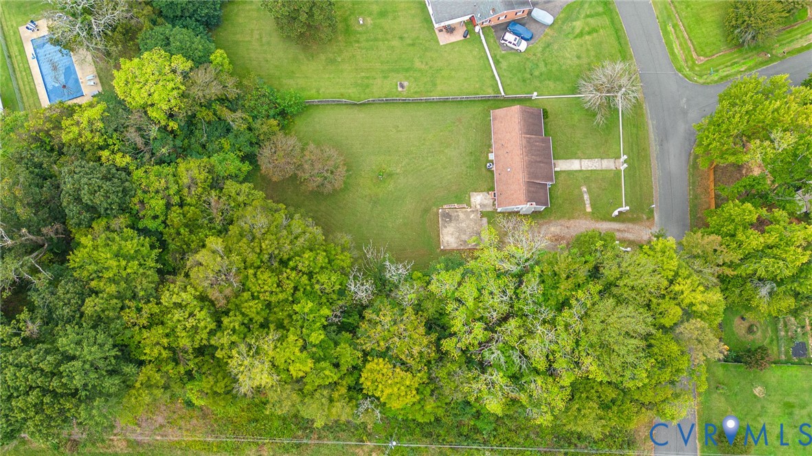 903 Greenview Dr