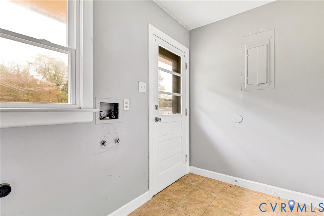 903 Greenview Dr