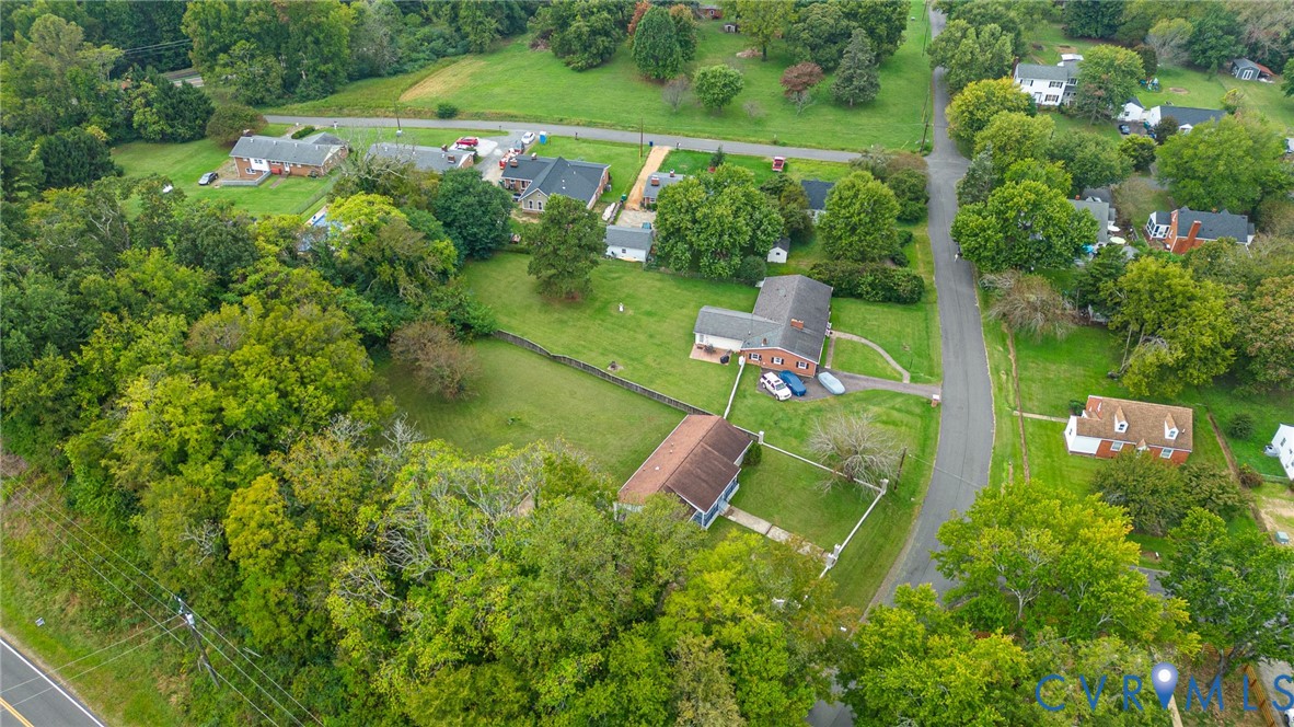 903 Greenview Dr