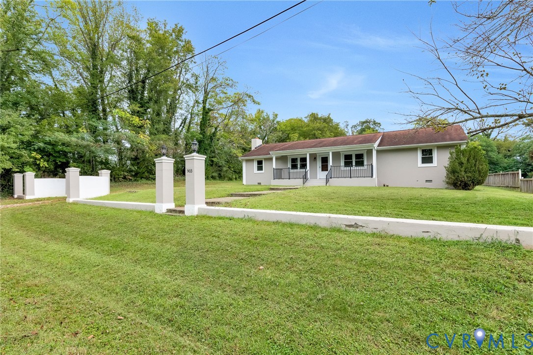 903 Greenview Dr