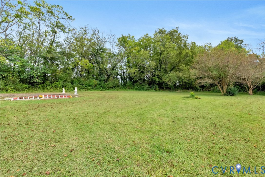 903 Greenview Dr