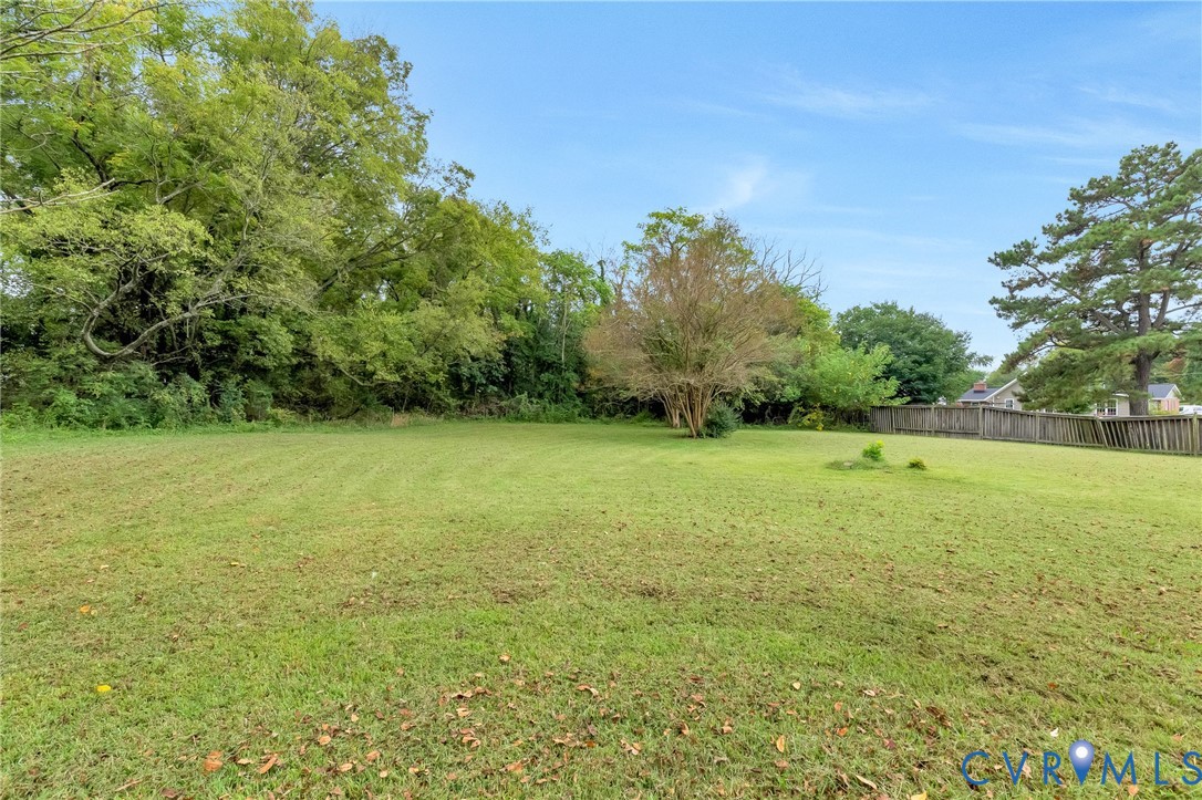 903 Greenview Dr