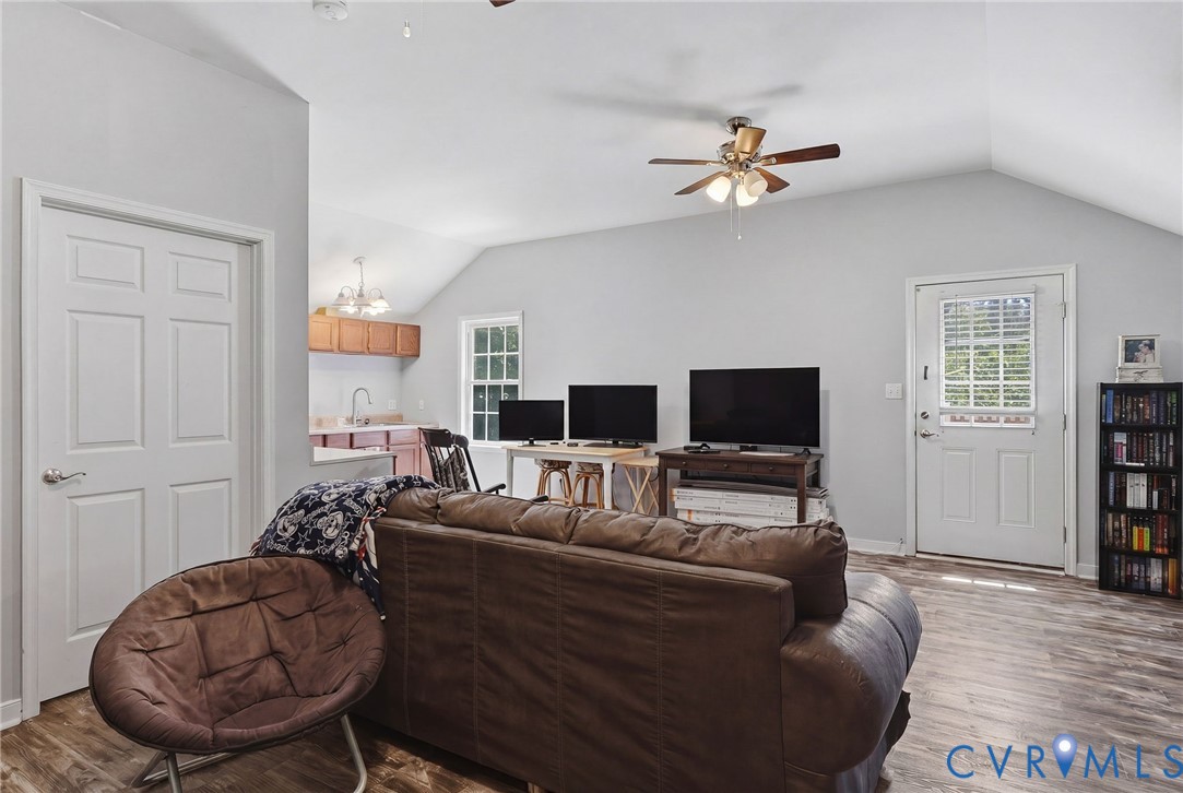 10517 Genito Ln