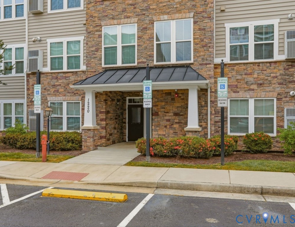 1220 Westwood Village Ln Unit#304