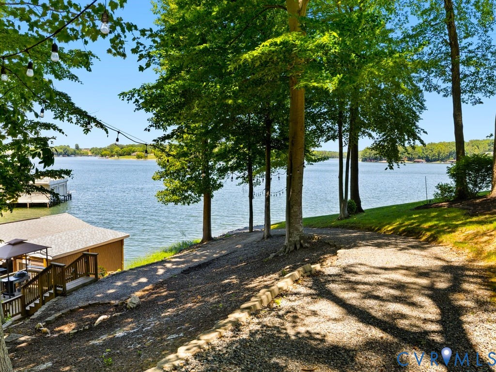 6108 Hidden View Dr