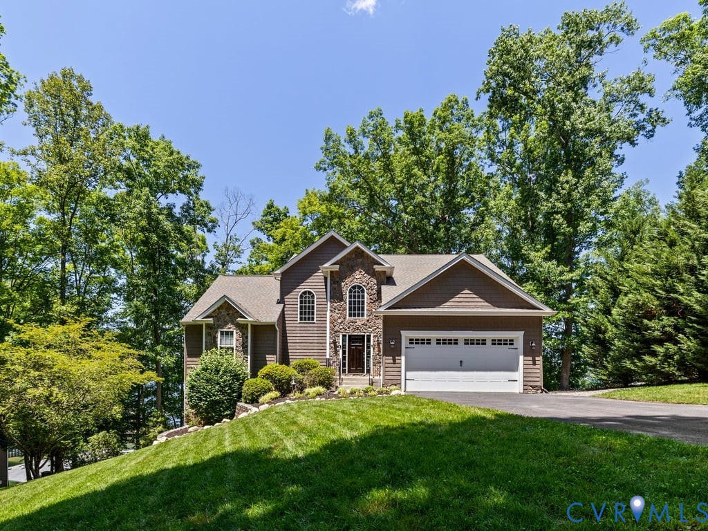 6108 Hidden View Dr