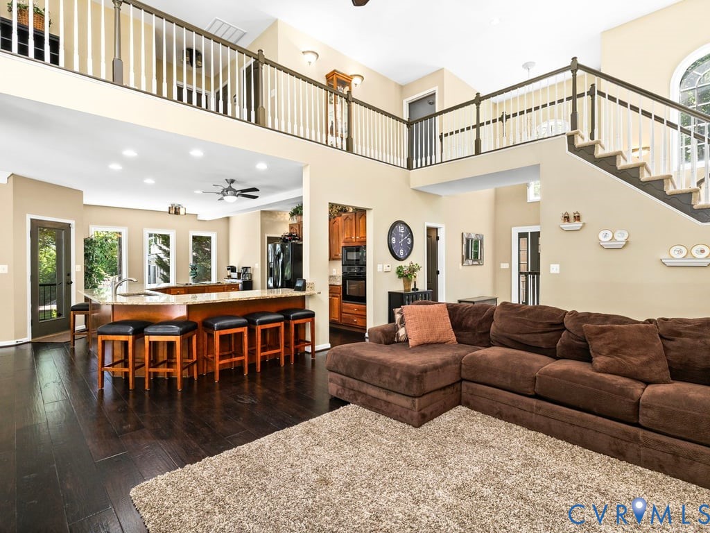 6108 Hidden View Dr