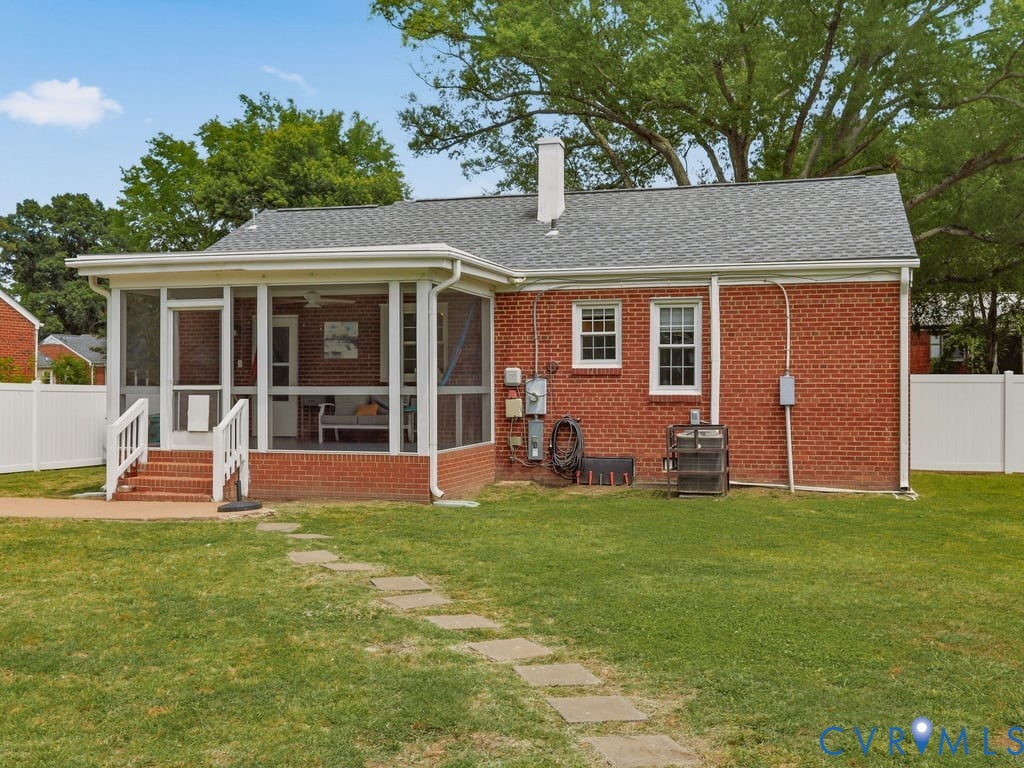 21 Monterey Ave