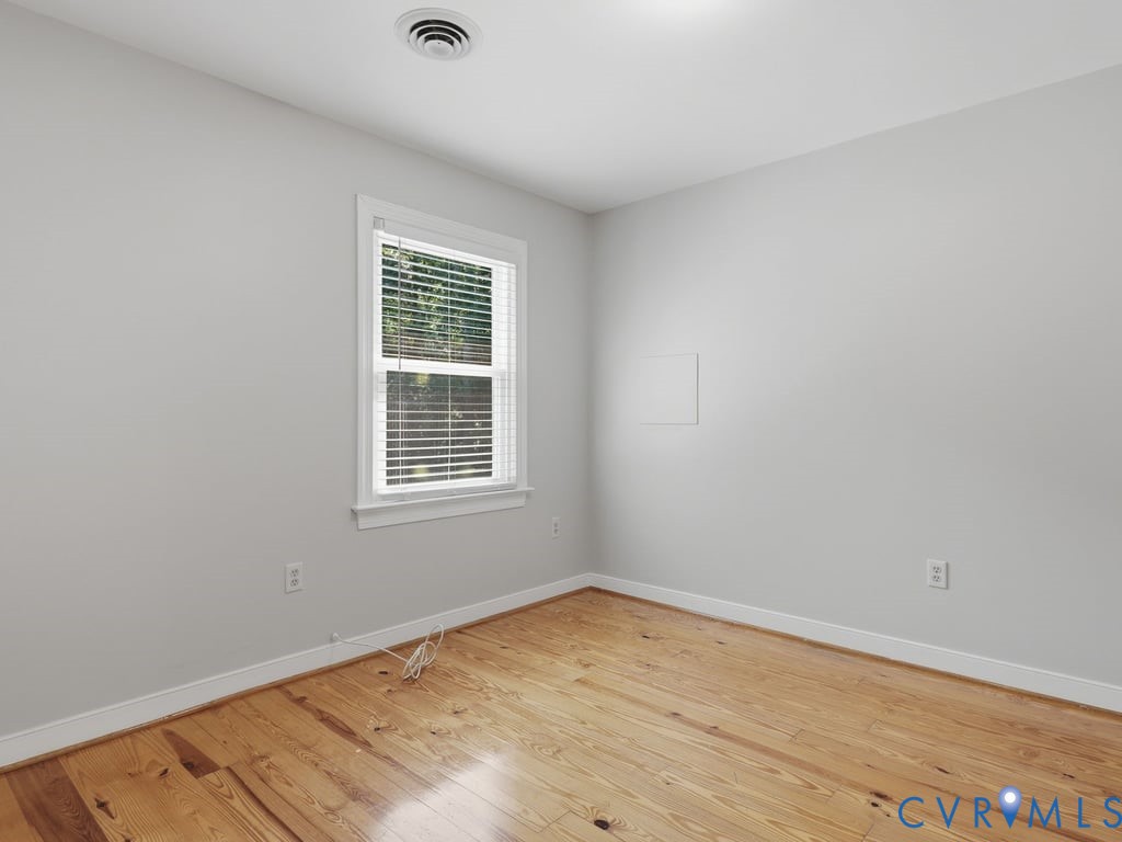 2331 Moseley Rd