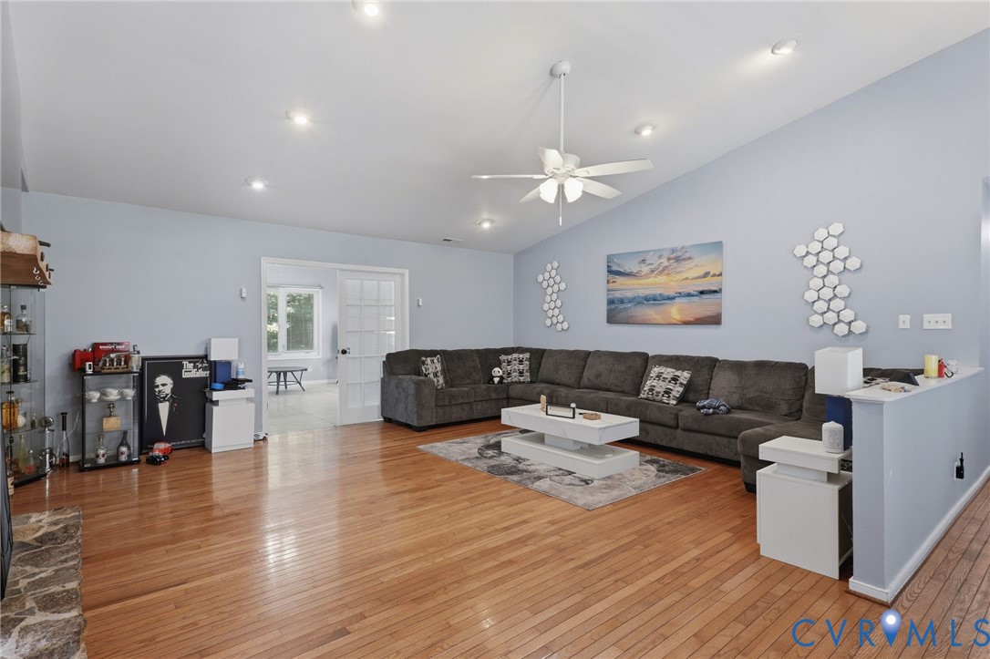 15946 Saint Peters Church Rd
