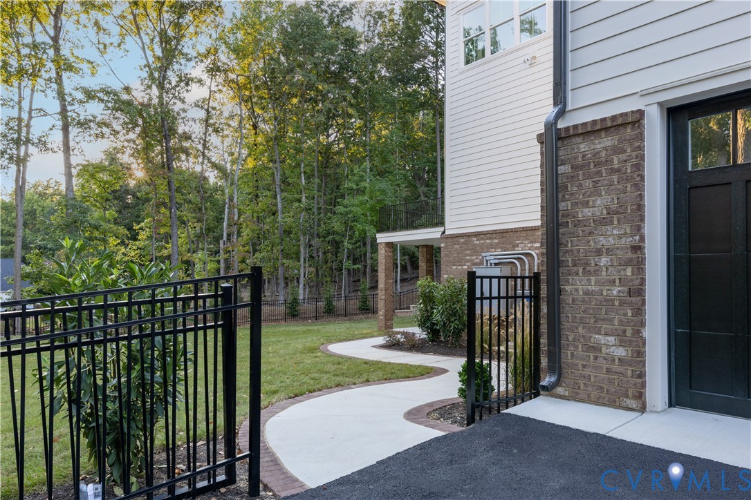 2530 Whitecastle Dr