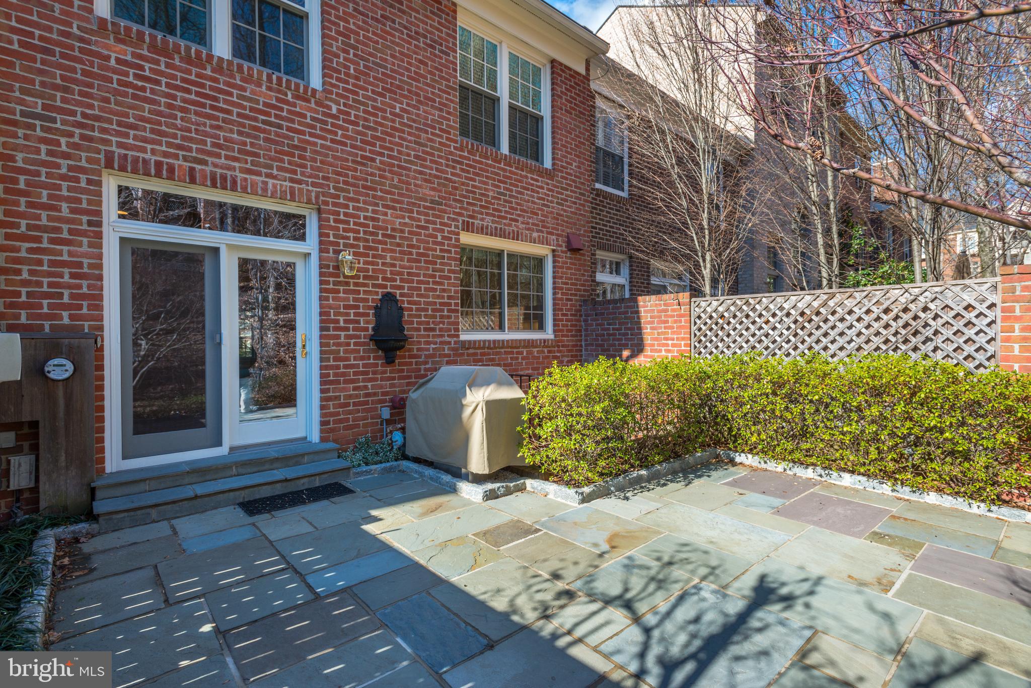 3911 Ivy Terrace Ct NW