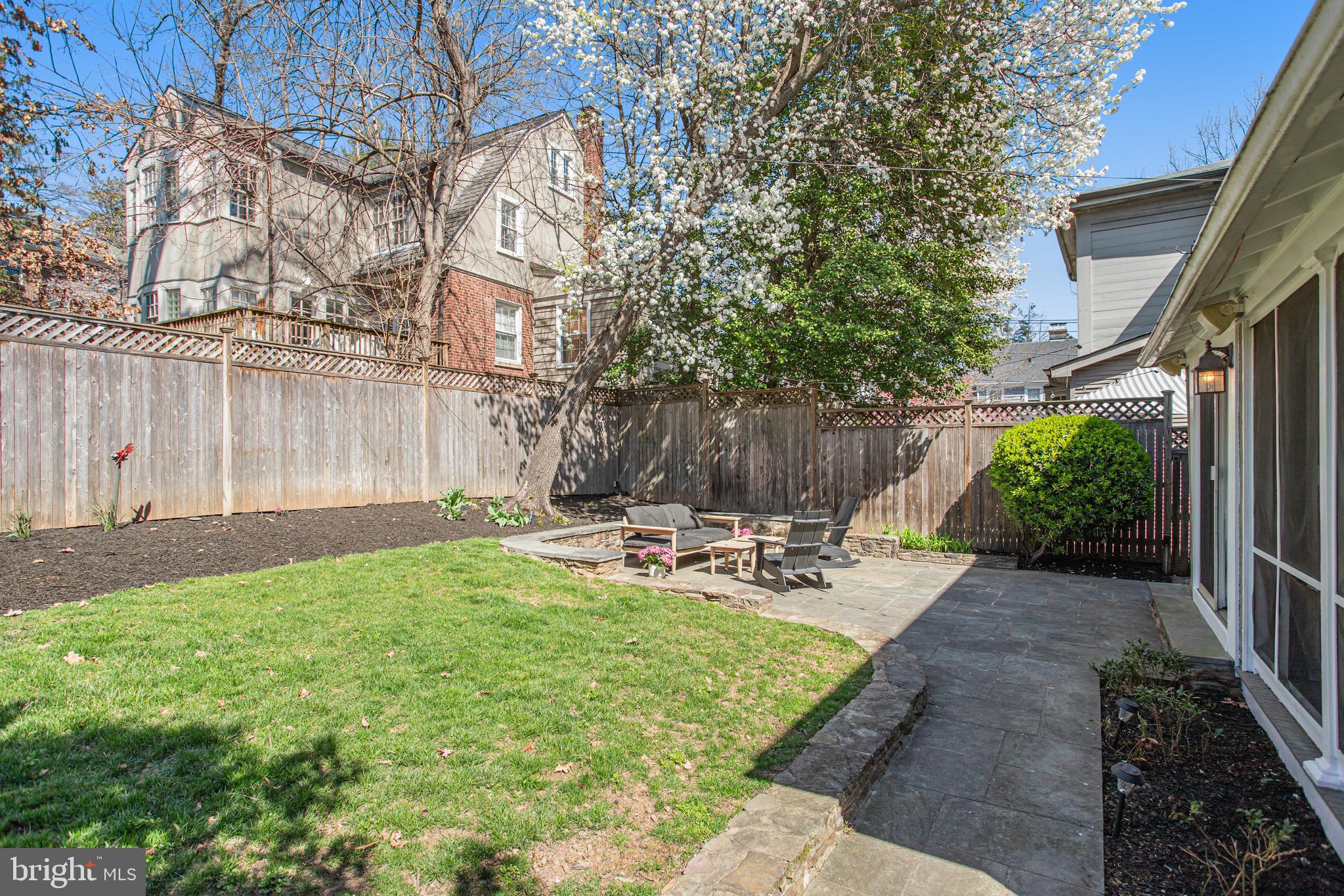 3703 Legation St NW