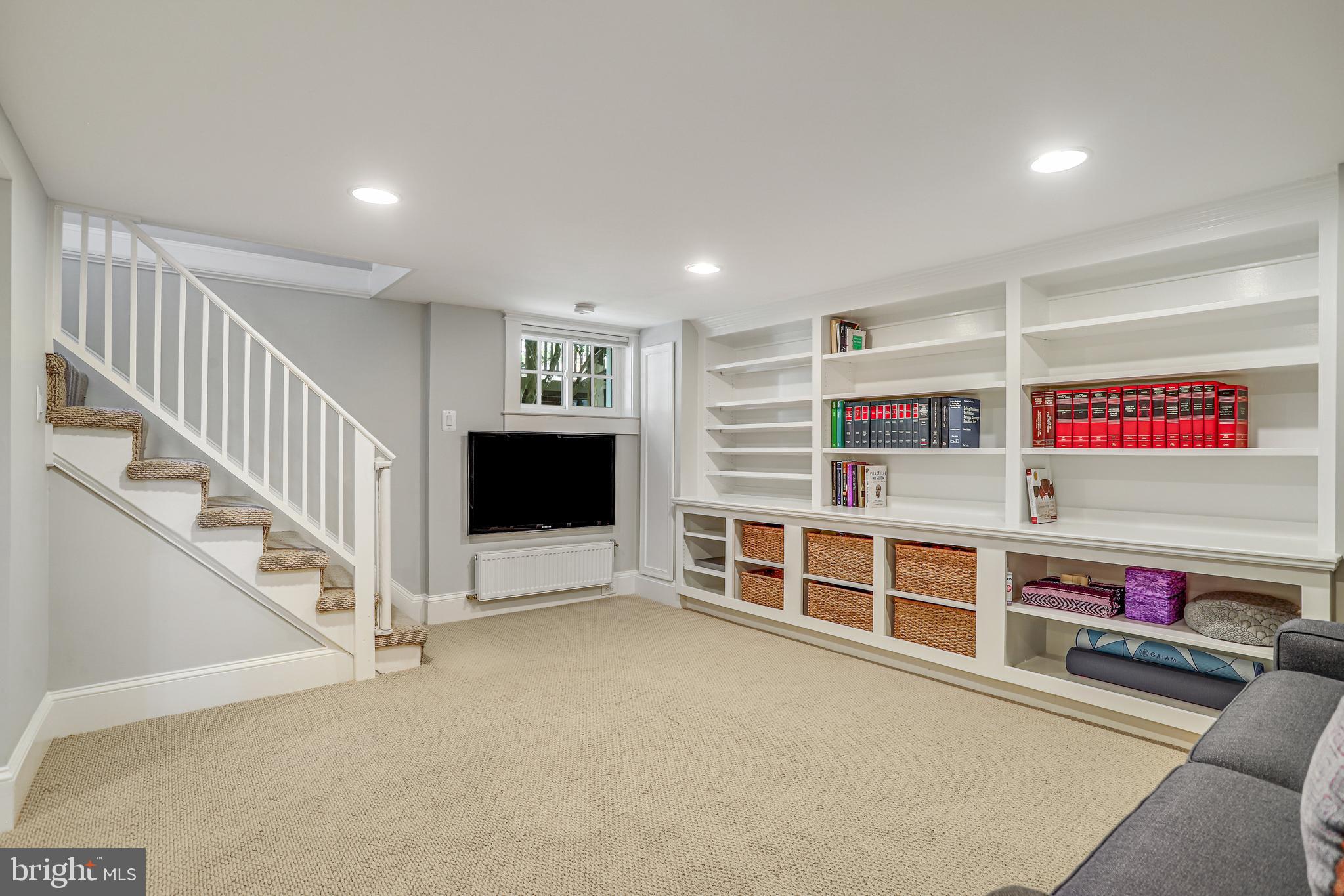 3703 Legation St NW