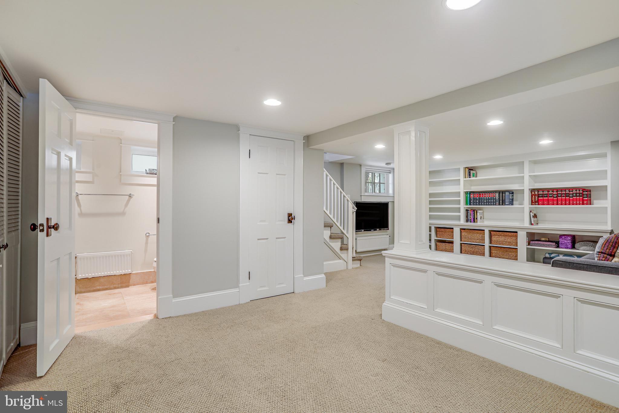 3703 Legation St NW