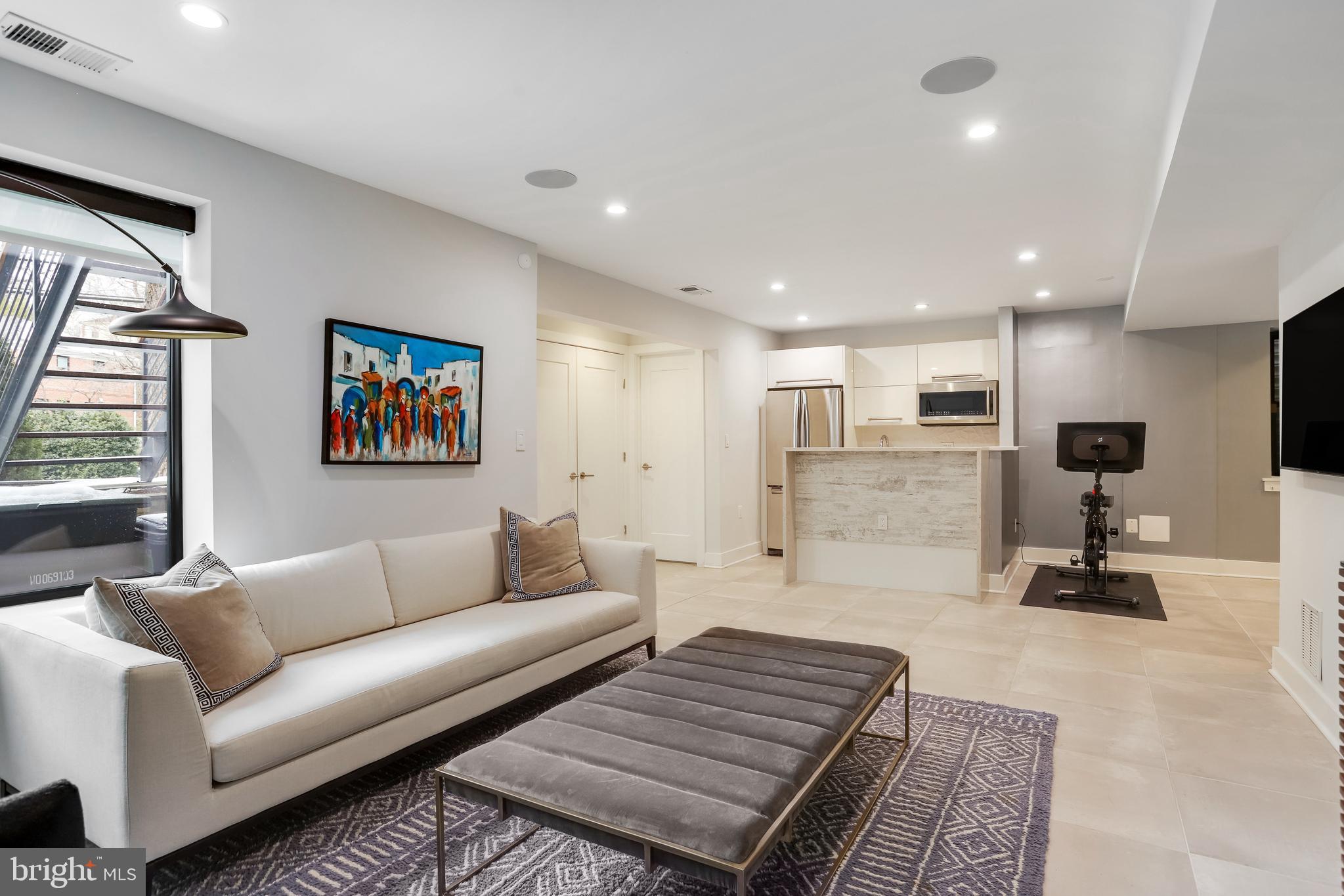 2927 ARIZONA AVENUE NW