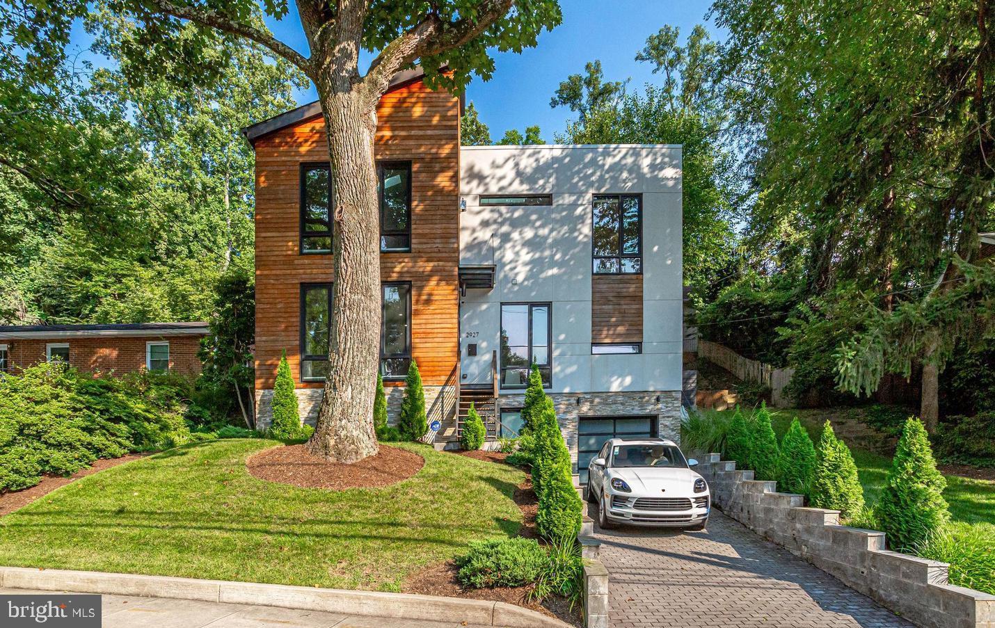 2927 ARIZONA AVENUE NW