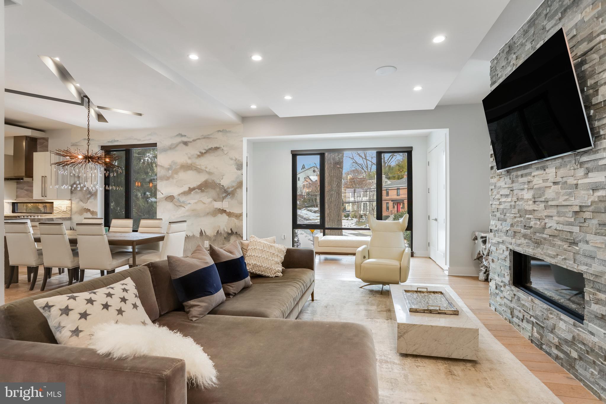 2927 ARIZONA AVENUE NW