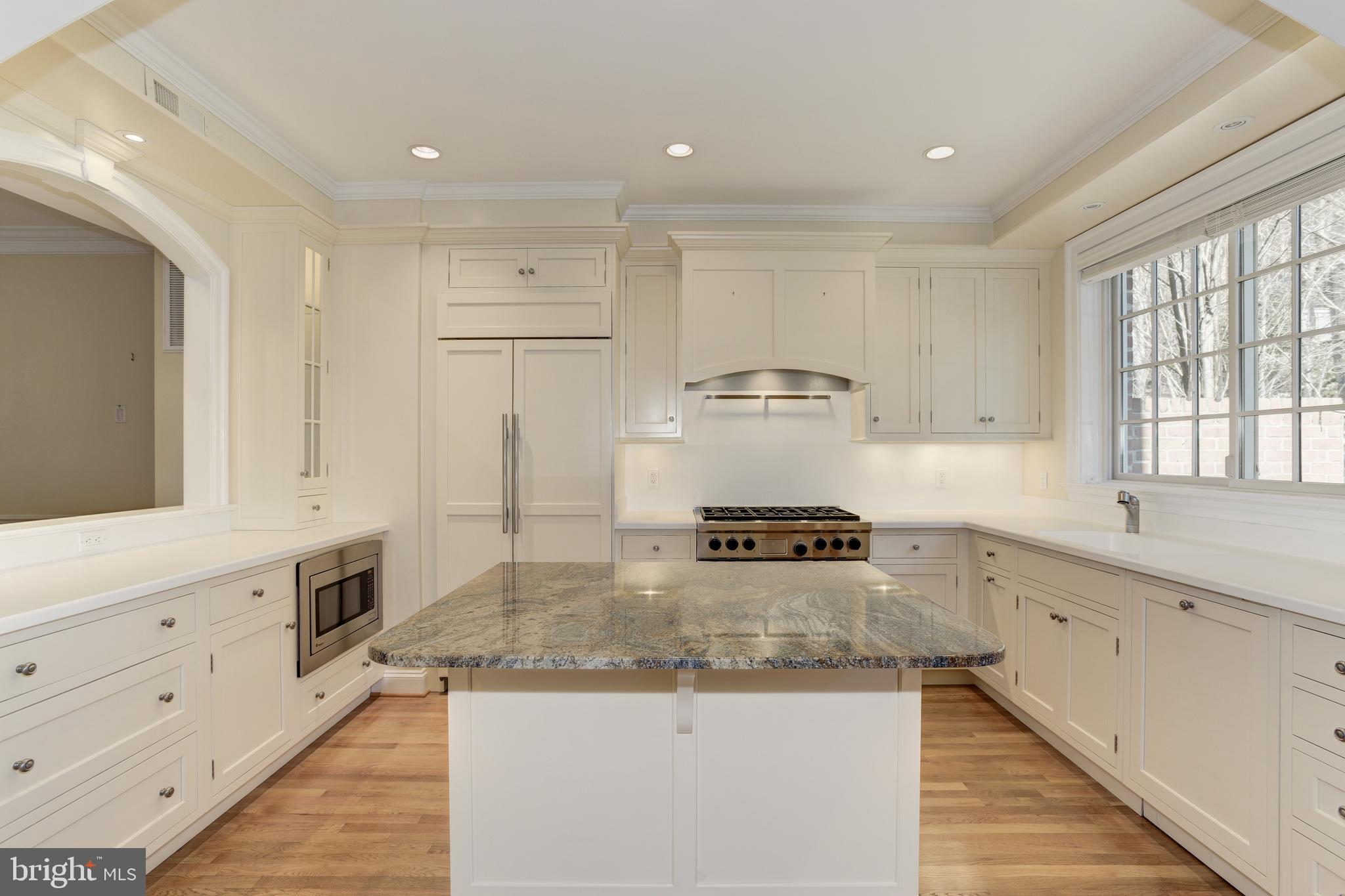 3911 IVY TERRACE COURT NW