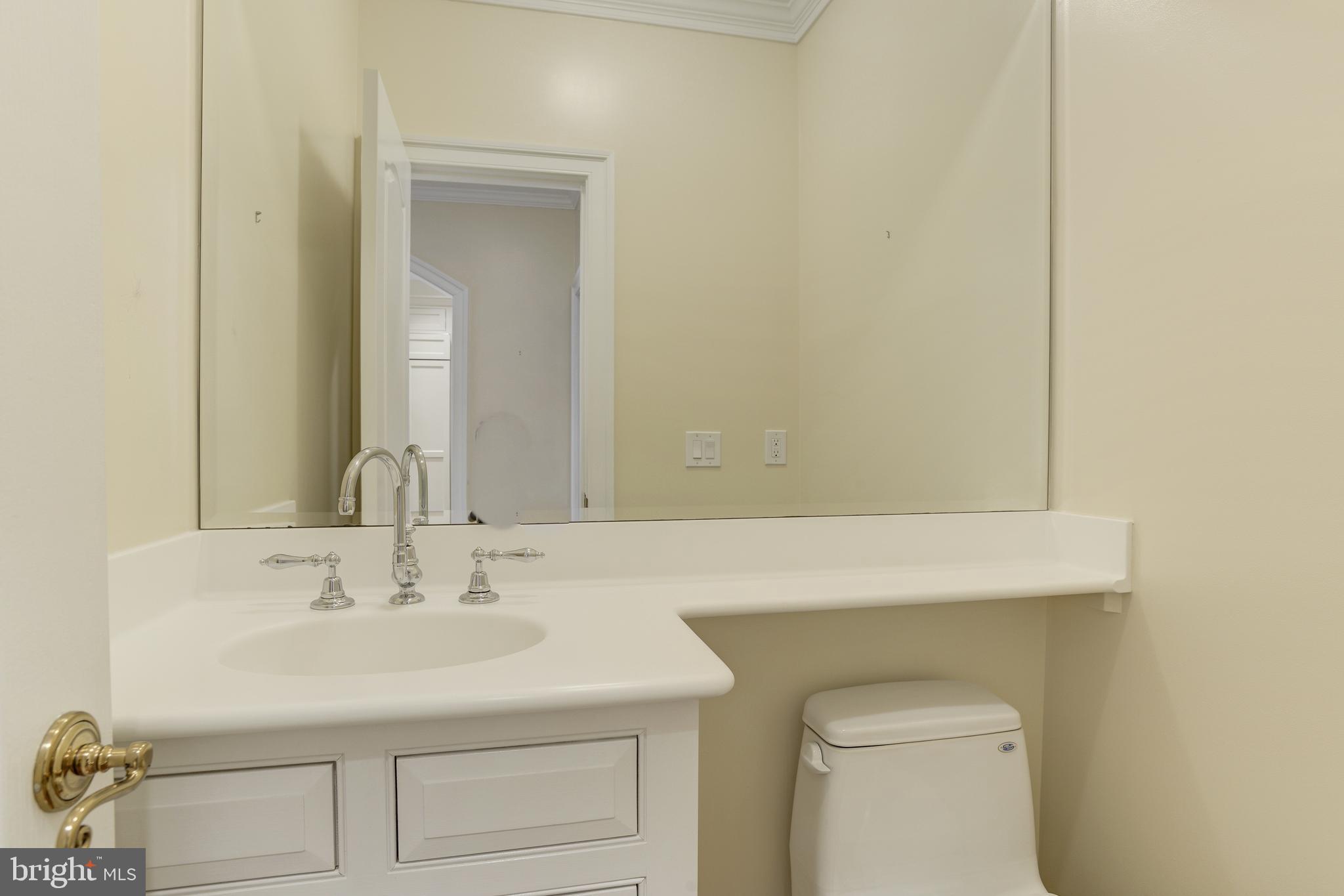 3911 IVY TERRACE COURT NW