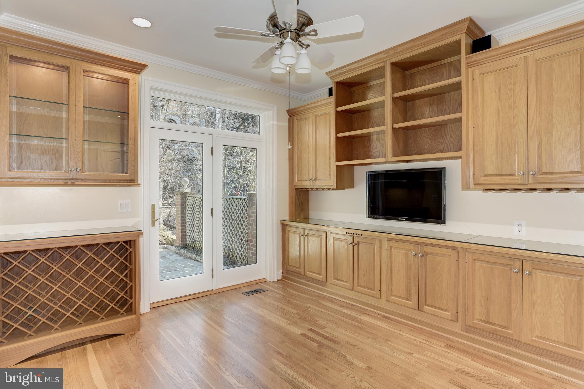 3911 IVY TERRACE COURT NW