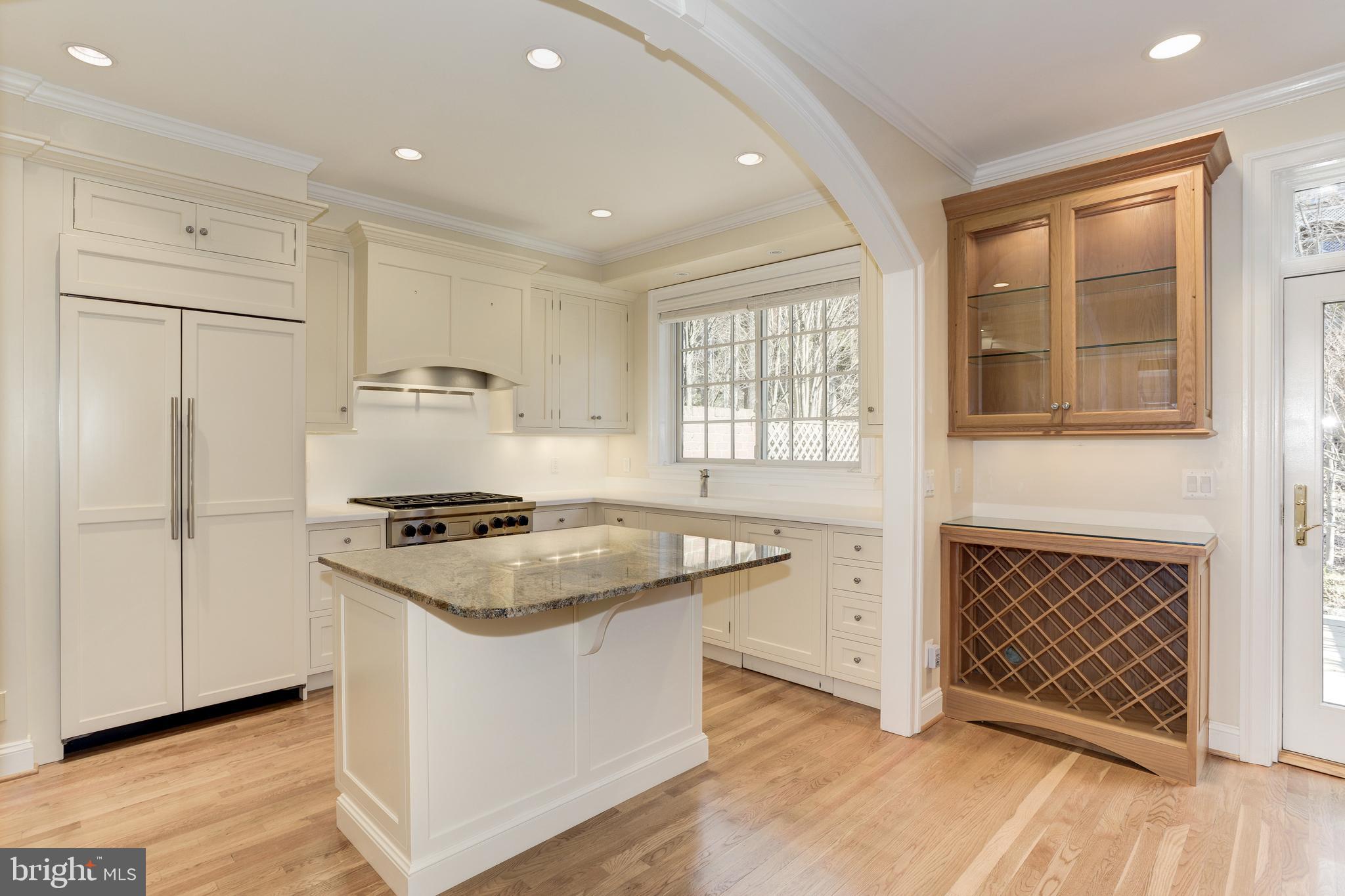 3911 IVY TERRACE COURT NW