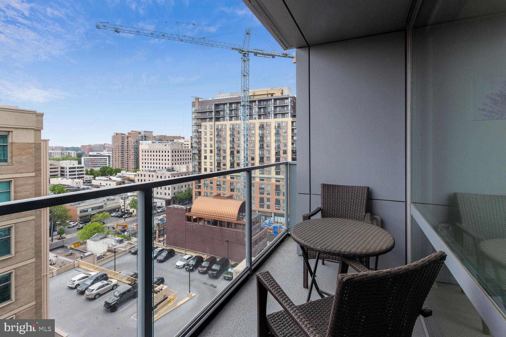 4960 FAIRMONT AVE #1104