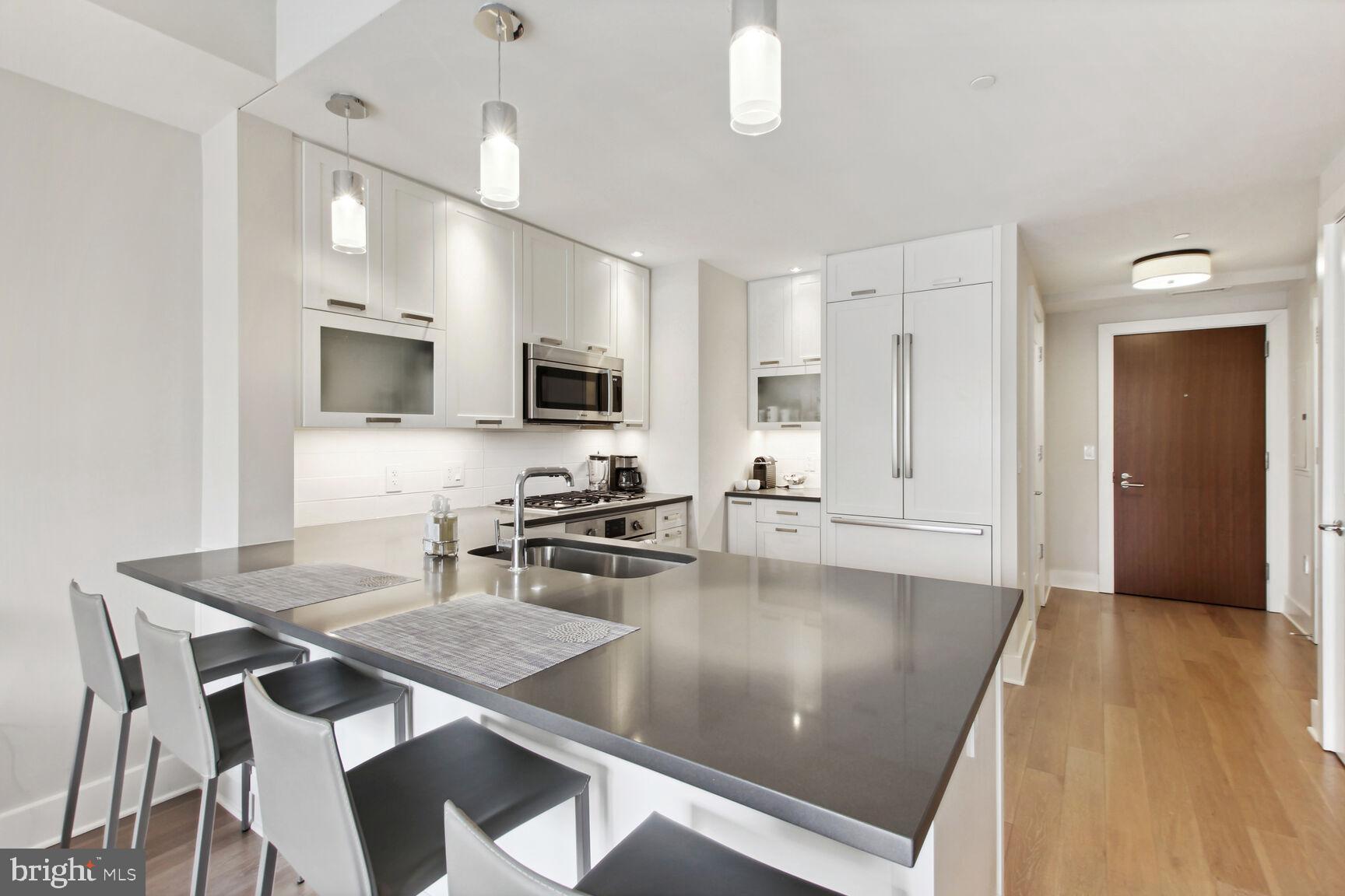 4960 FAIRMONT AVE #1104