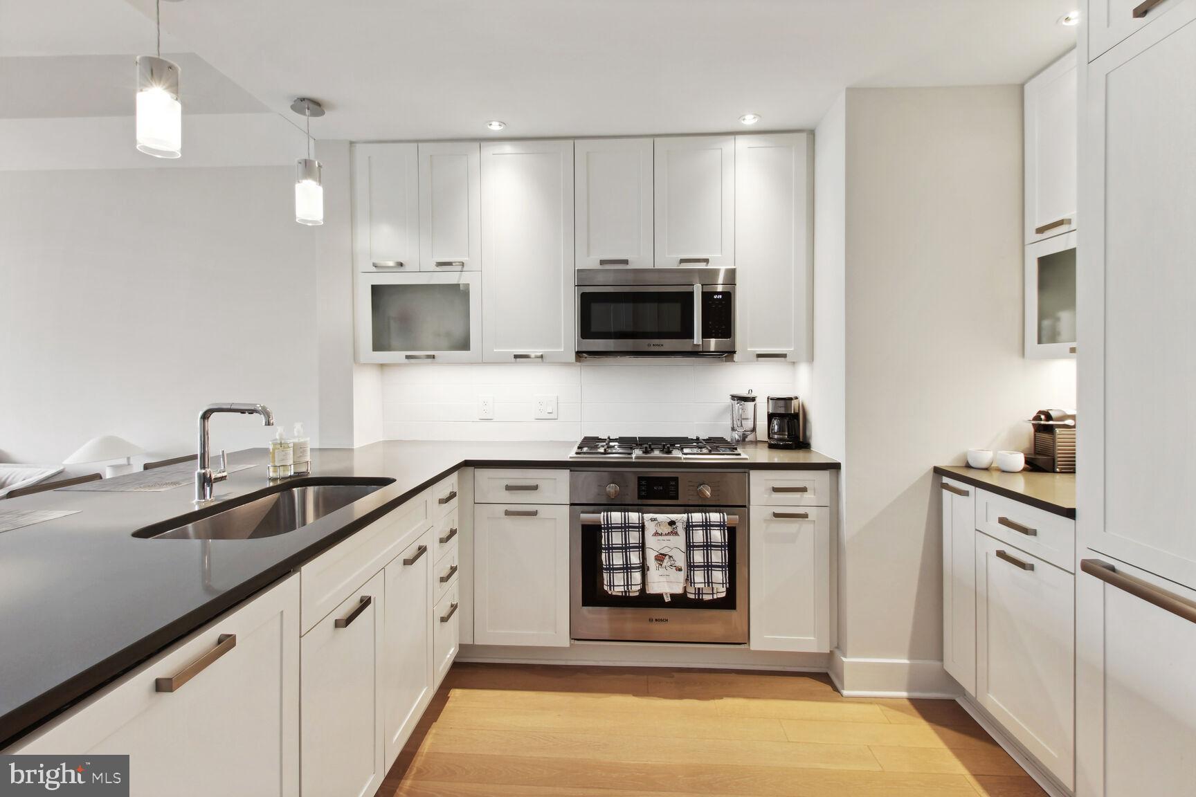 4960 FAIRMONT AVE #1104