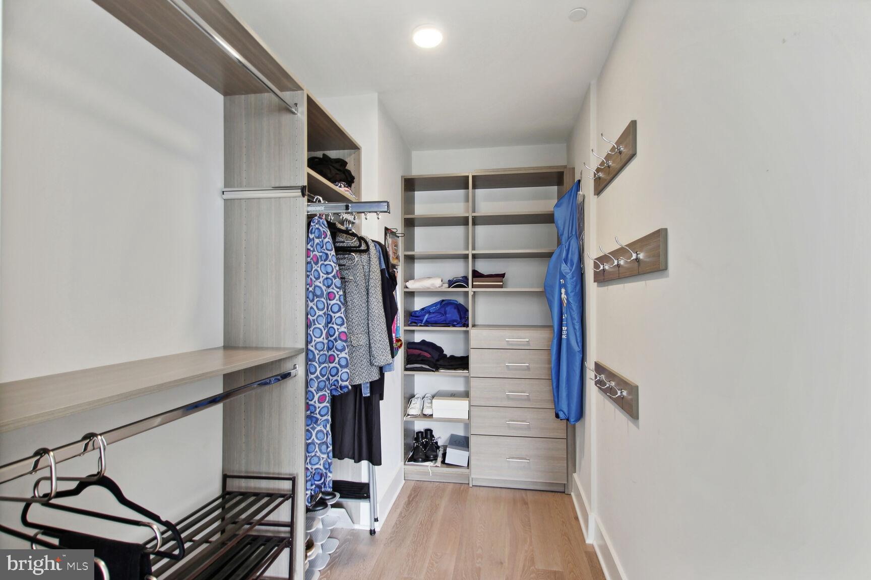 4960 FAIRMONT AVE #1104