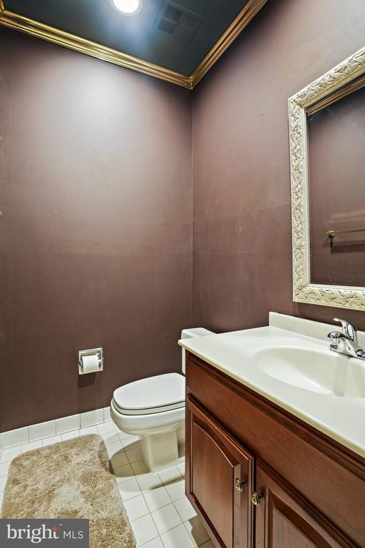 8035 QUARRY RIDGE WAY