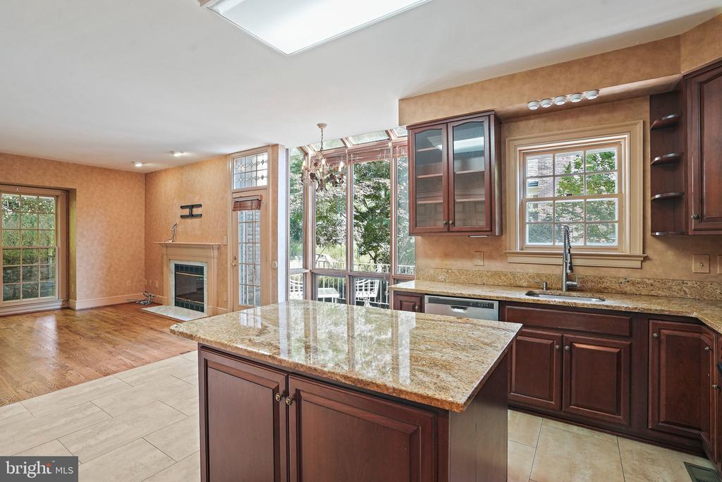8035 QUARRY RIDGE WAY