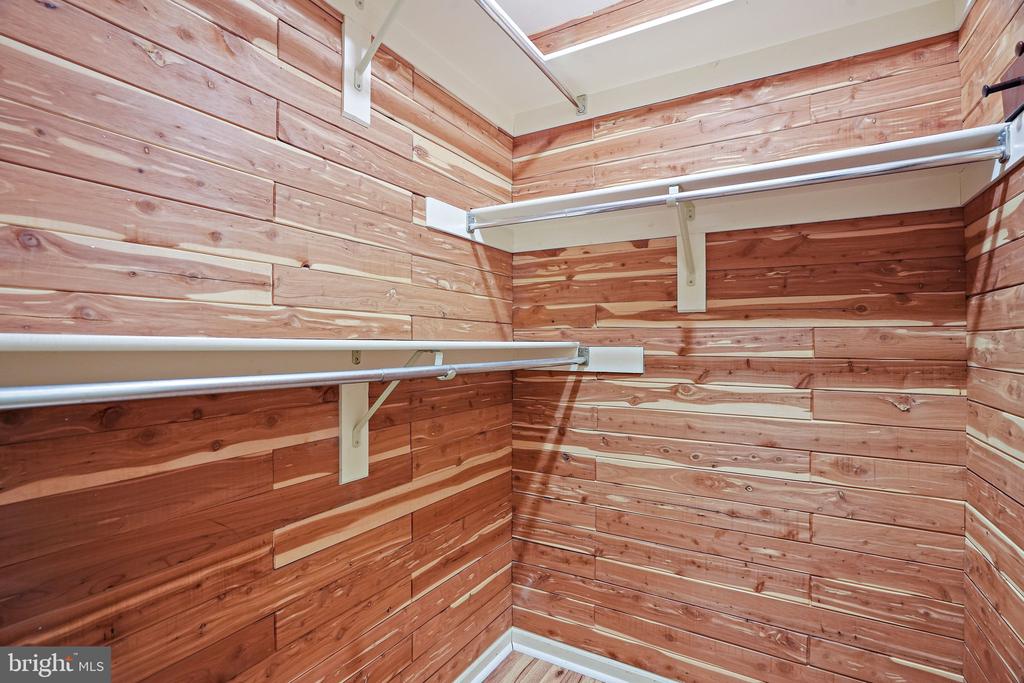 8035 QUARRY RIDGE WAY