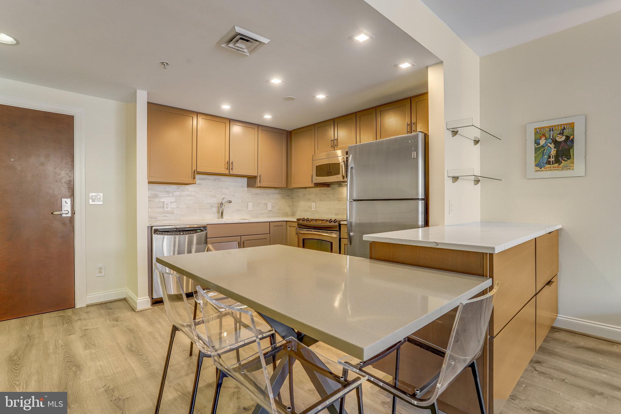 1020 N HIGHLAND ST #905