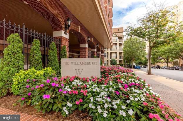1276 N WAYNE ST #825