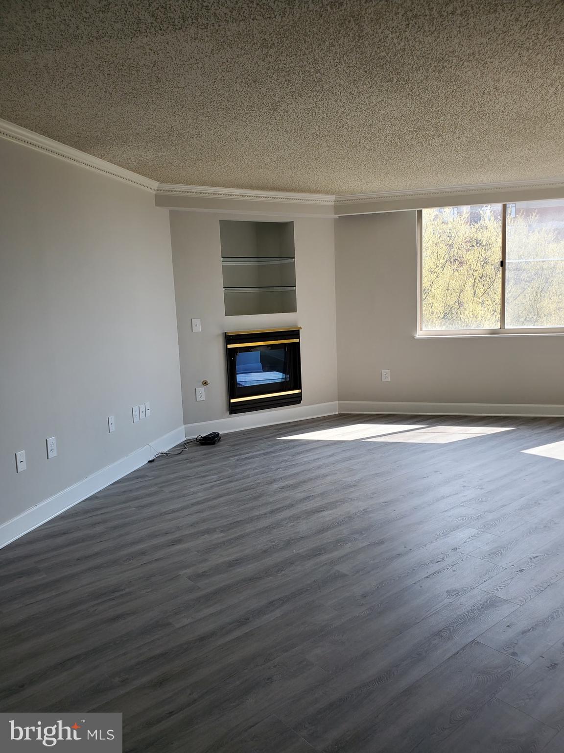 1276 N WAYNE ST #825